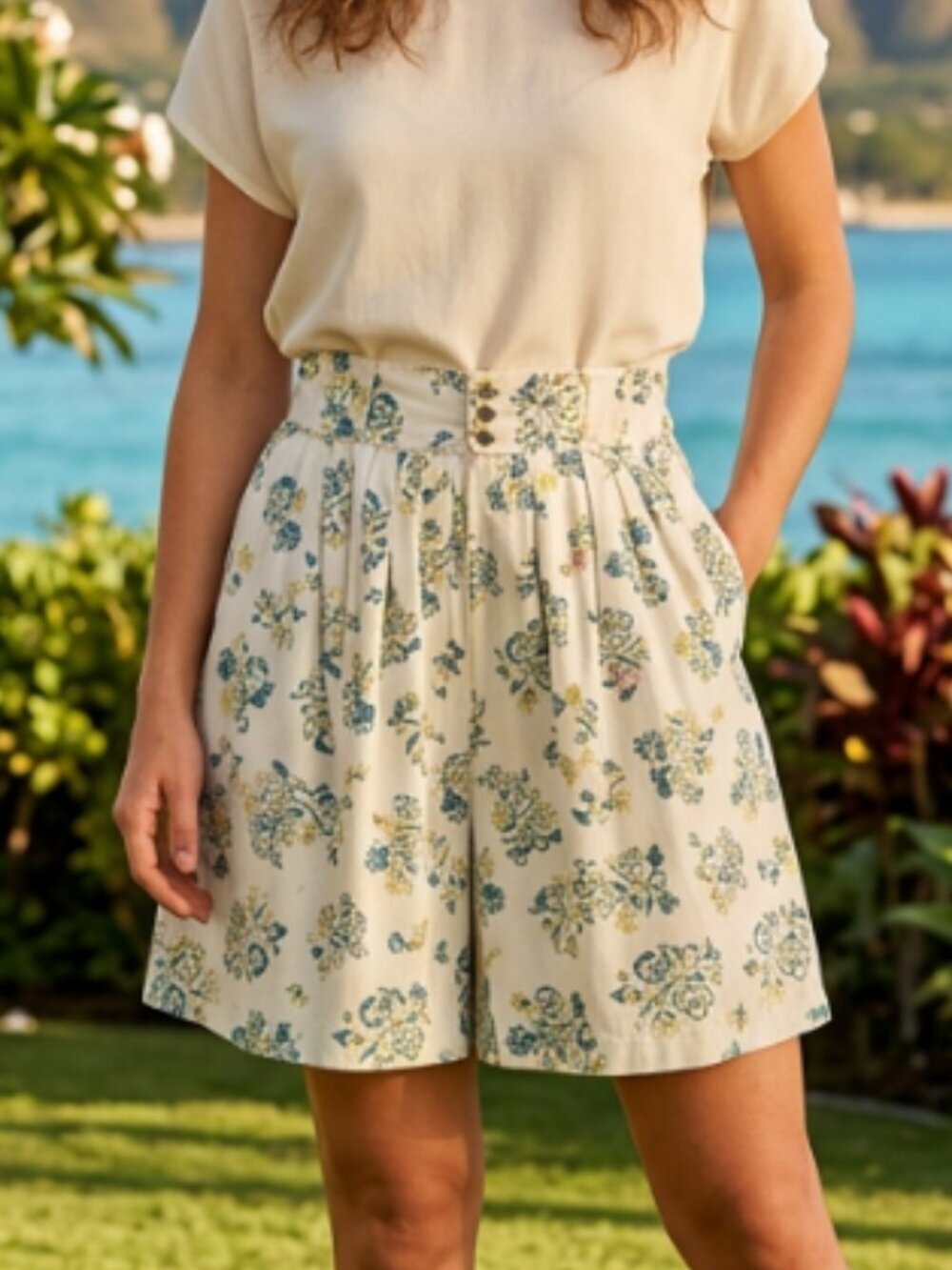 Vtg 80s Esprit cottagecore floral high waist wide leg shorts